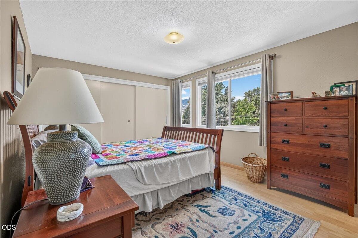 Photo of 635 Chestnut Street 5 of 29