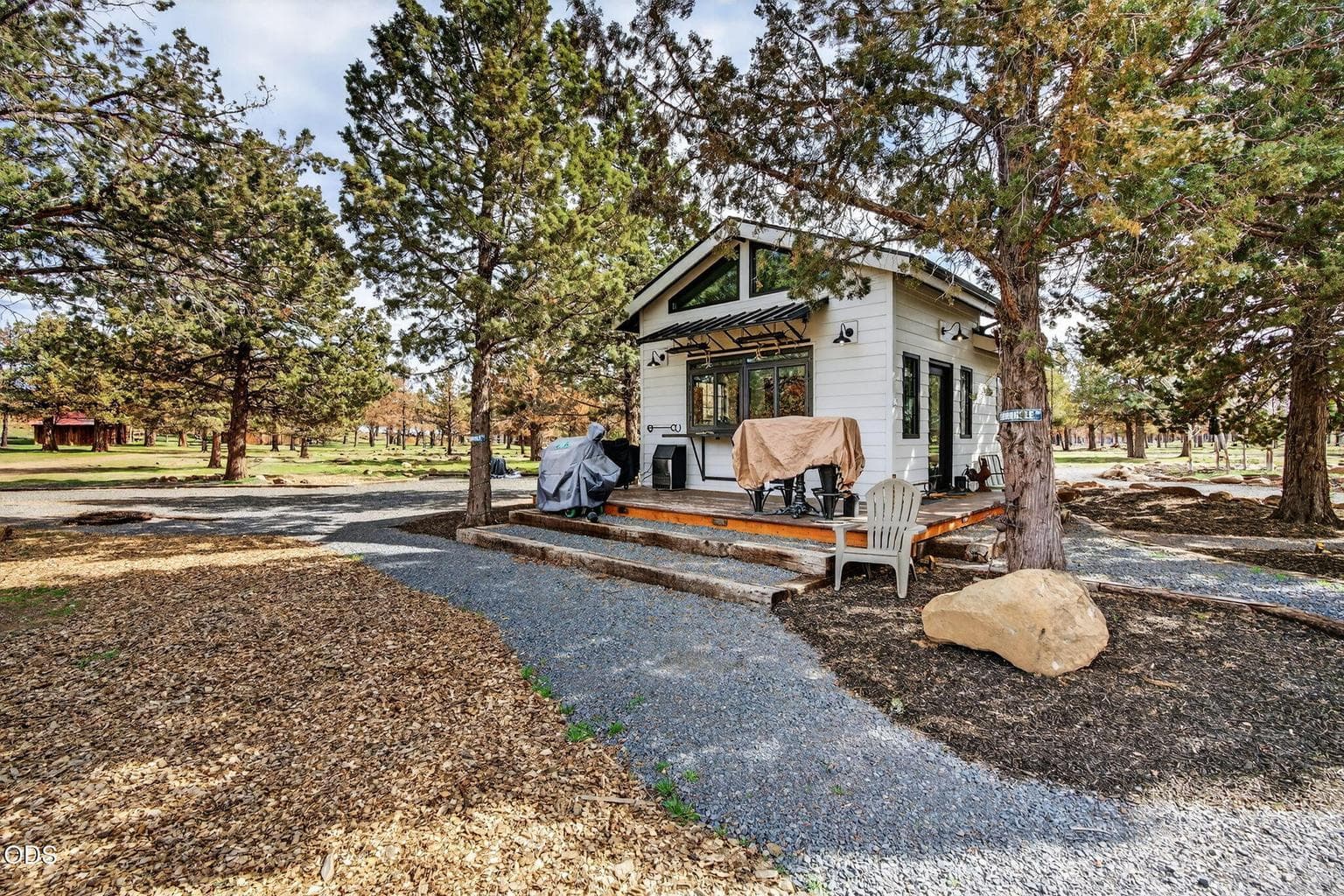 Photo of 18070 Mountain View Road 3 of 59