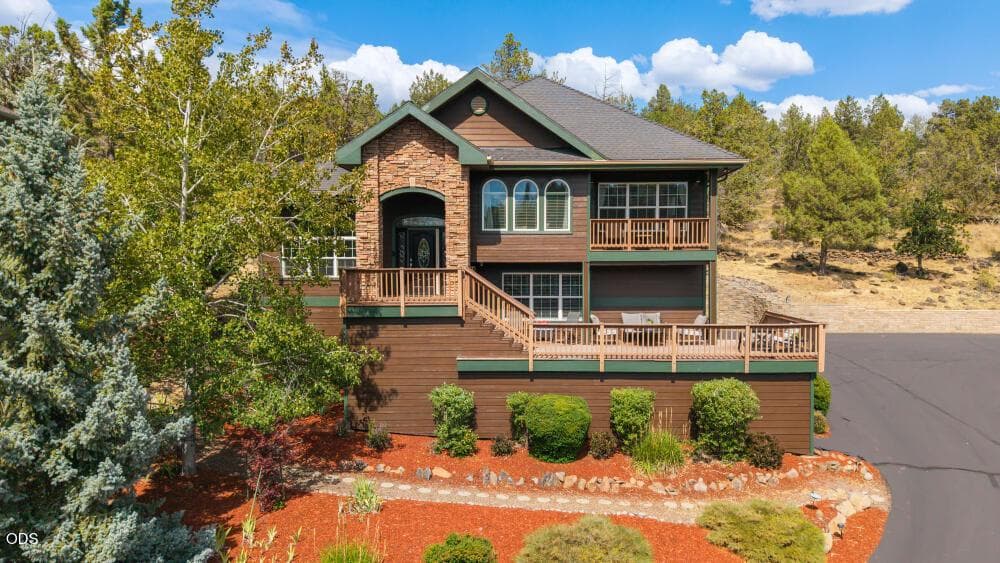 Photo of 9629 Kestrel Road 1 of 73