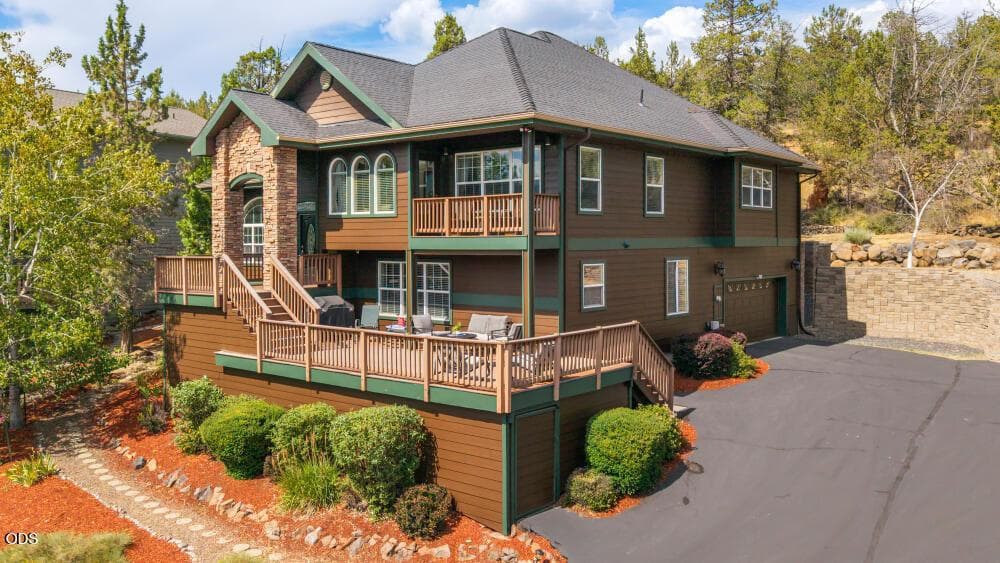Photo of 9629 Kestrel Road 2 of 73