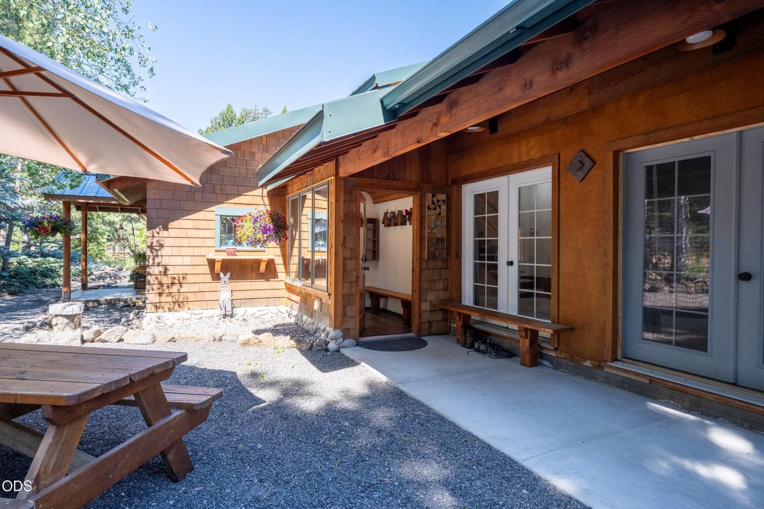Photo of 54440 Huntington Road 2 of 38