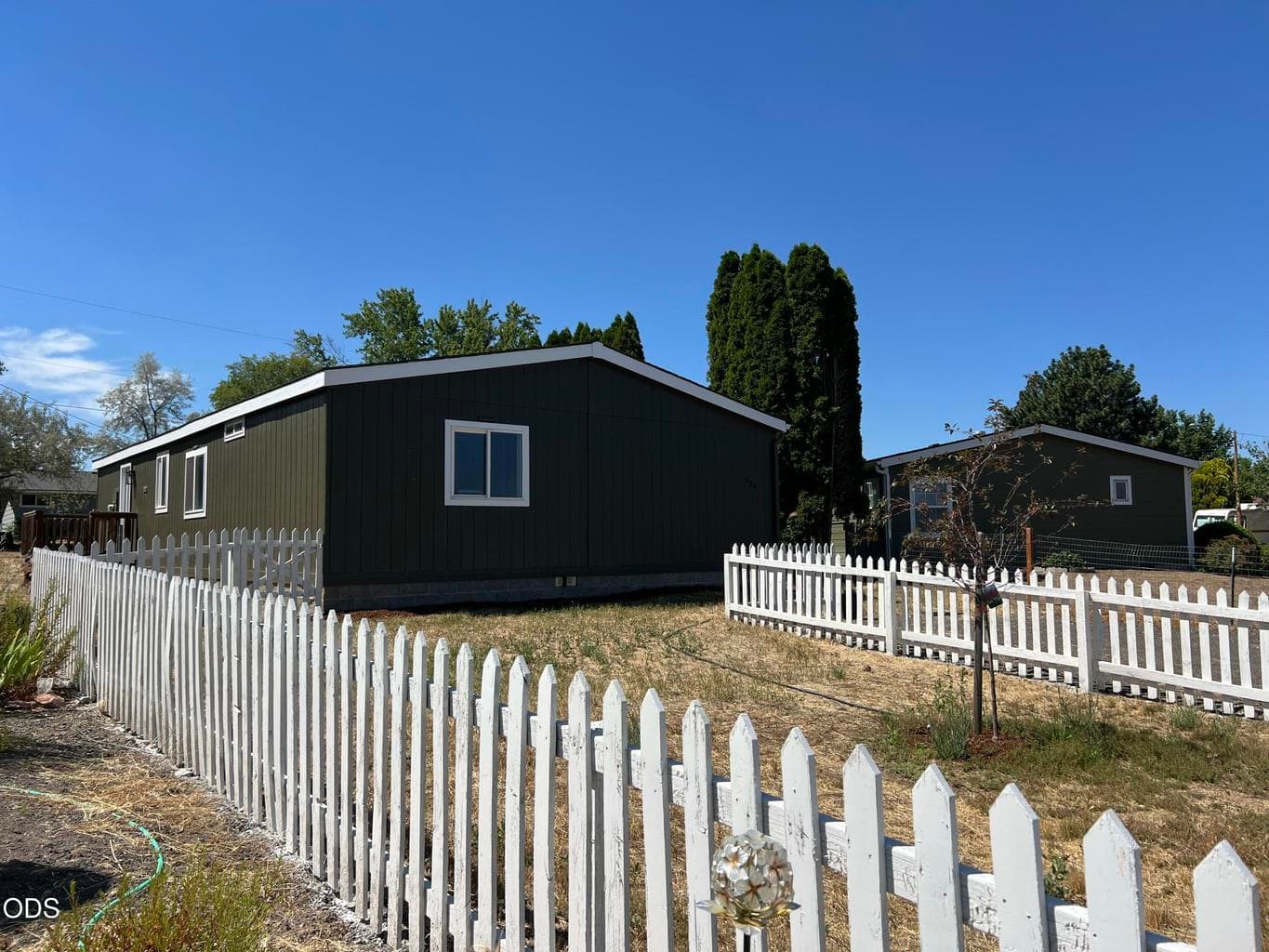 Photo of 424 4th Street 3 of 25