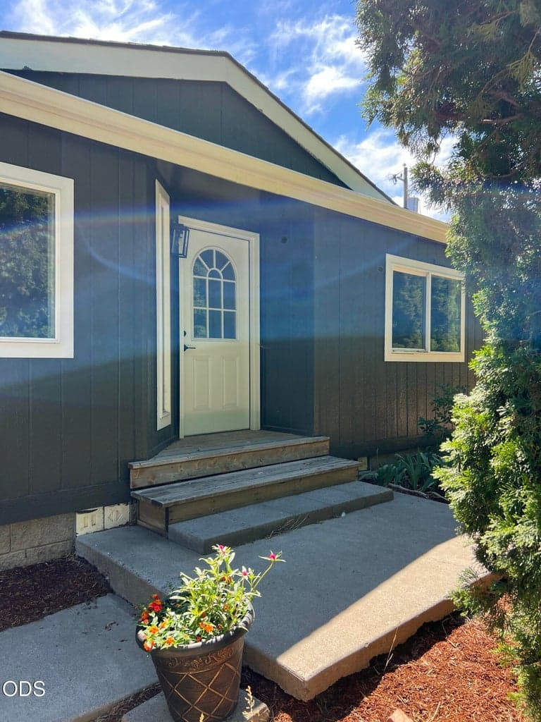 Photo of 424 4th Street 2 of 25