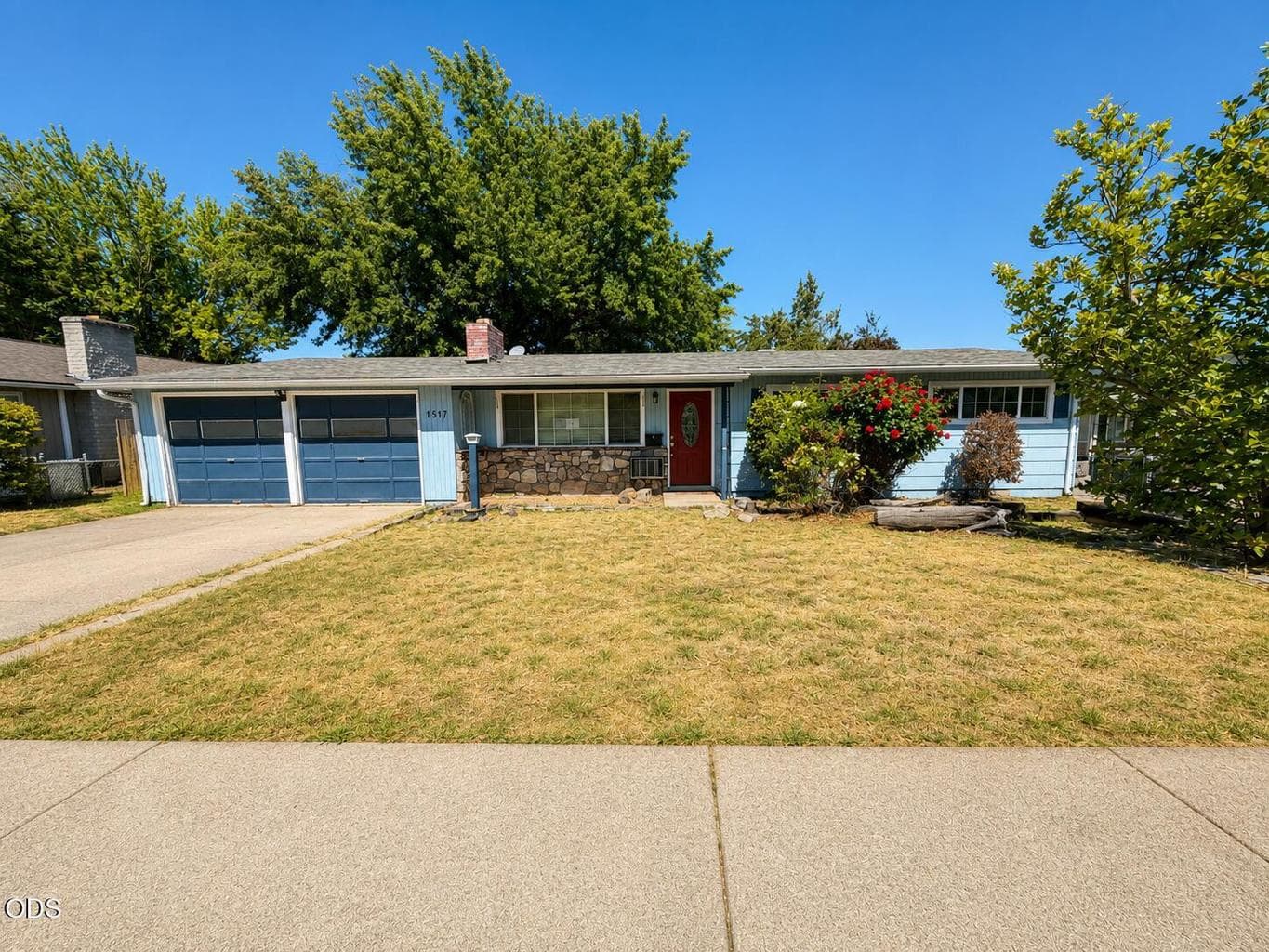 Photo of 1517 Oleander Street 1 of 12