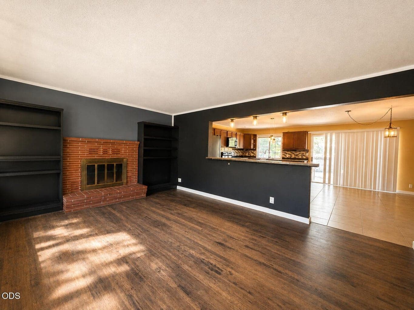 Photo of 1517 Oleander Street 3 of 12