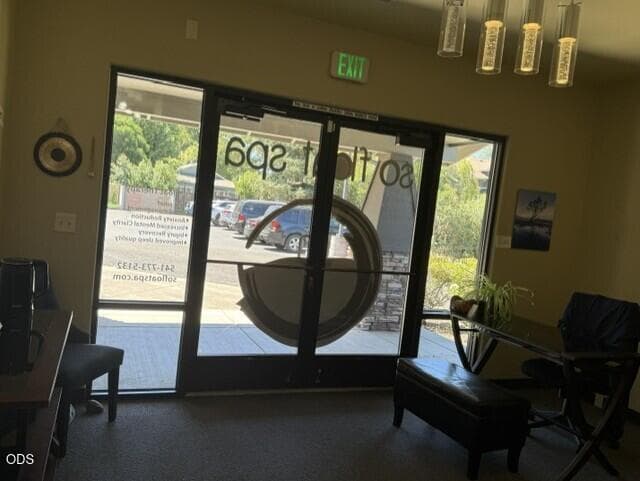 Photo of 824 Main Street 5 of 9