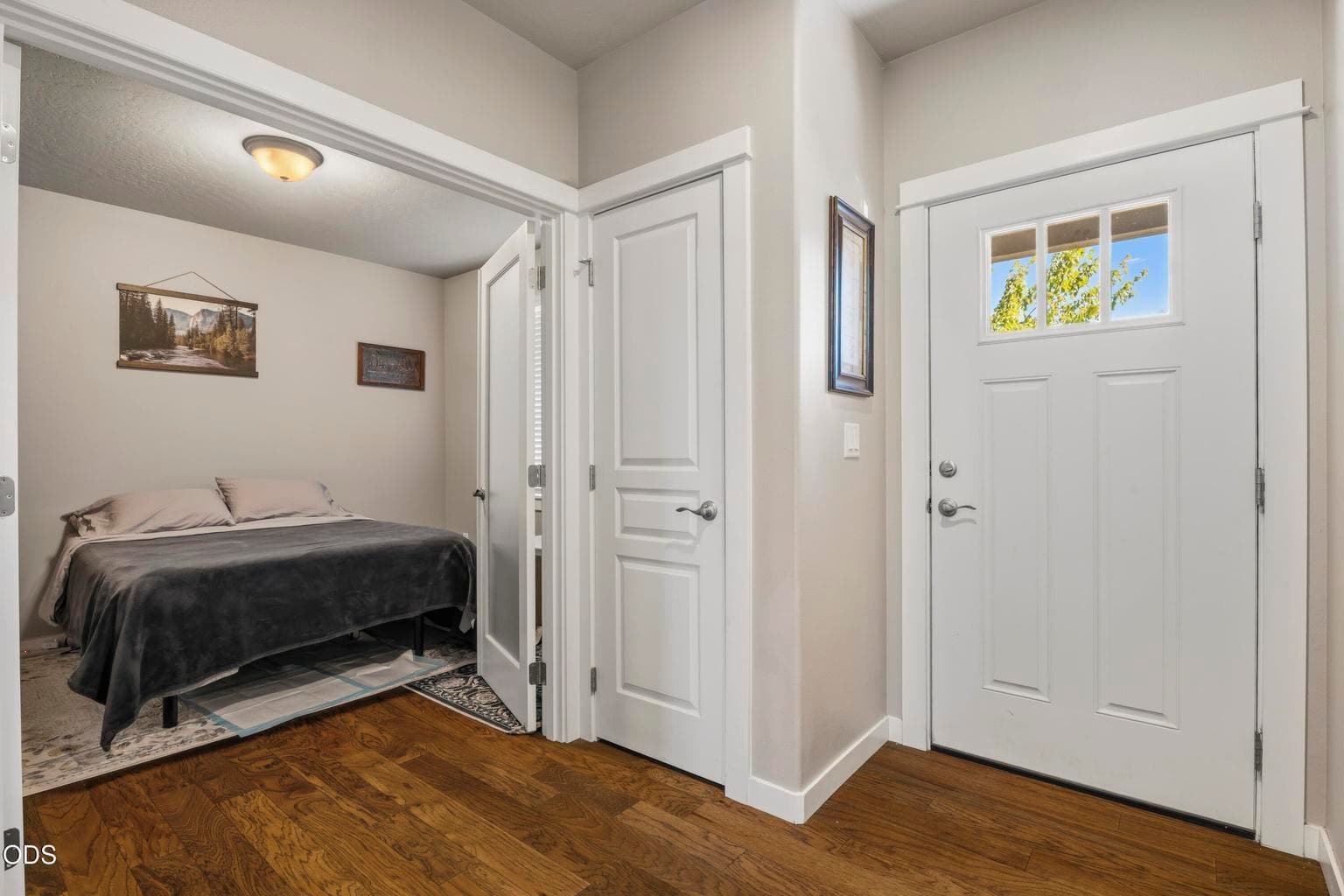 Photo of 1825 NE Kristi 6 of 44
