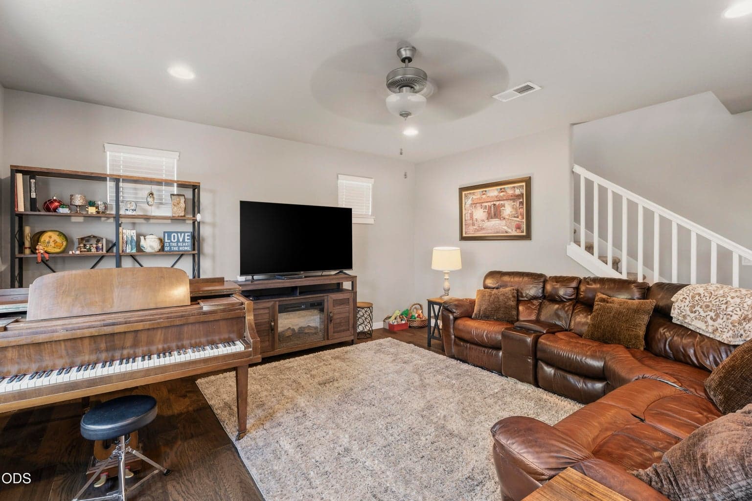 Photo of 1825 NE Kristi 12 of 44