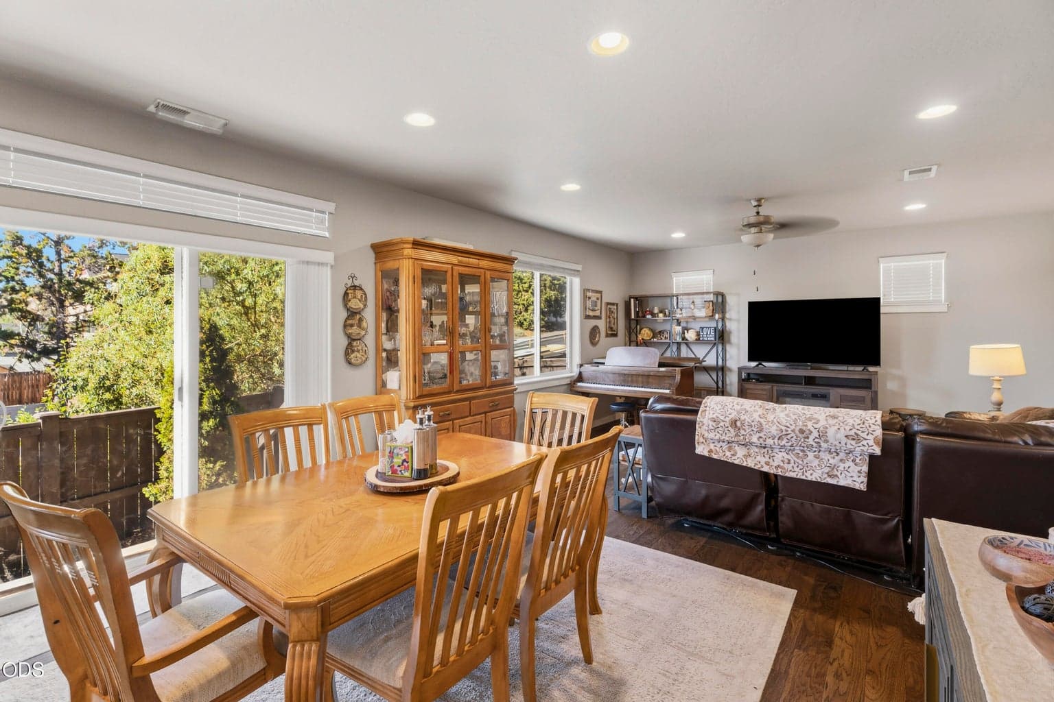 Photo of 1825 NE Kristi 16 of 44