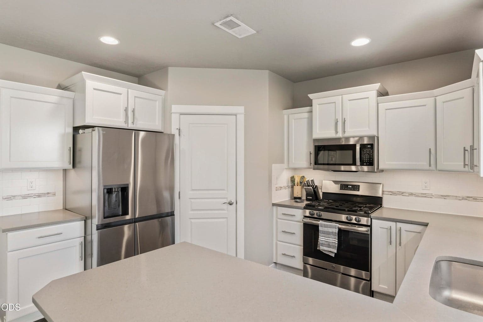 Photo of 1825 NE Kristi 18 of 44