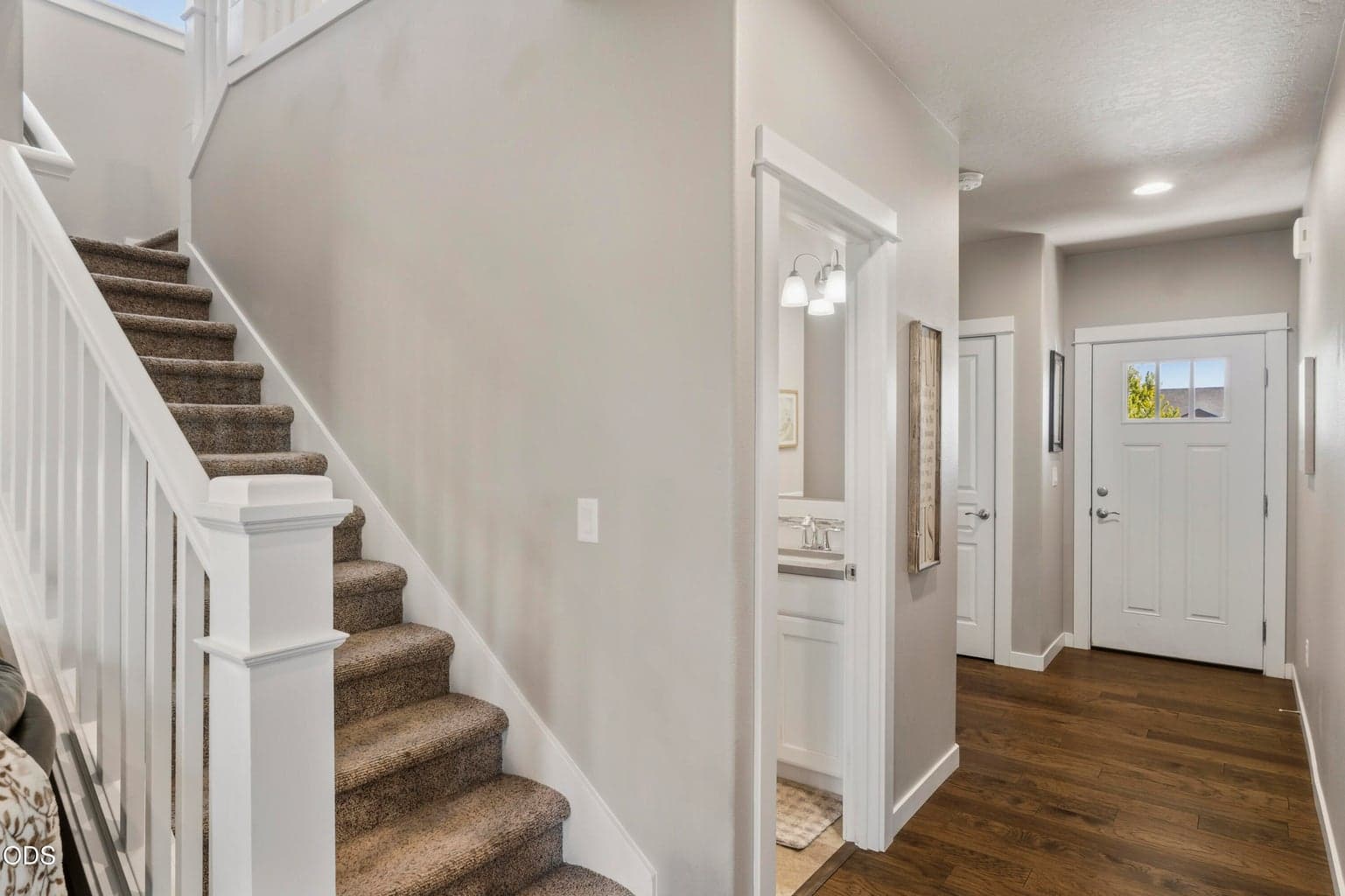 Photo of 1825 NE Kristi 20 of 44
