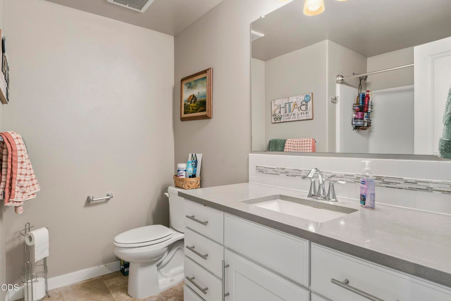 Photo of 1825 NE Kristi 30 of 44