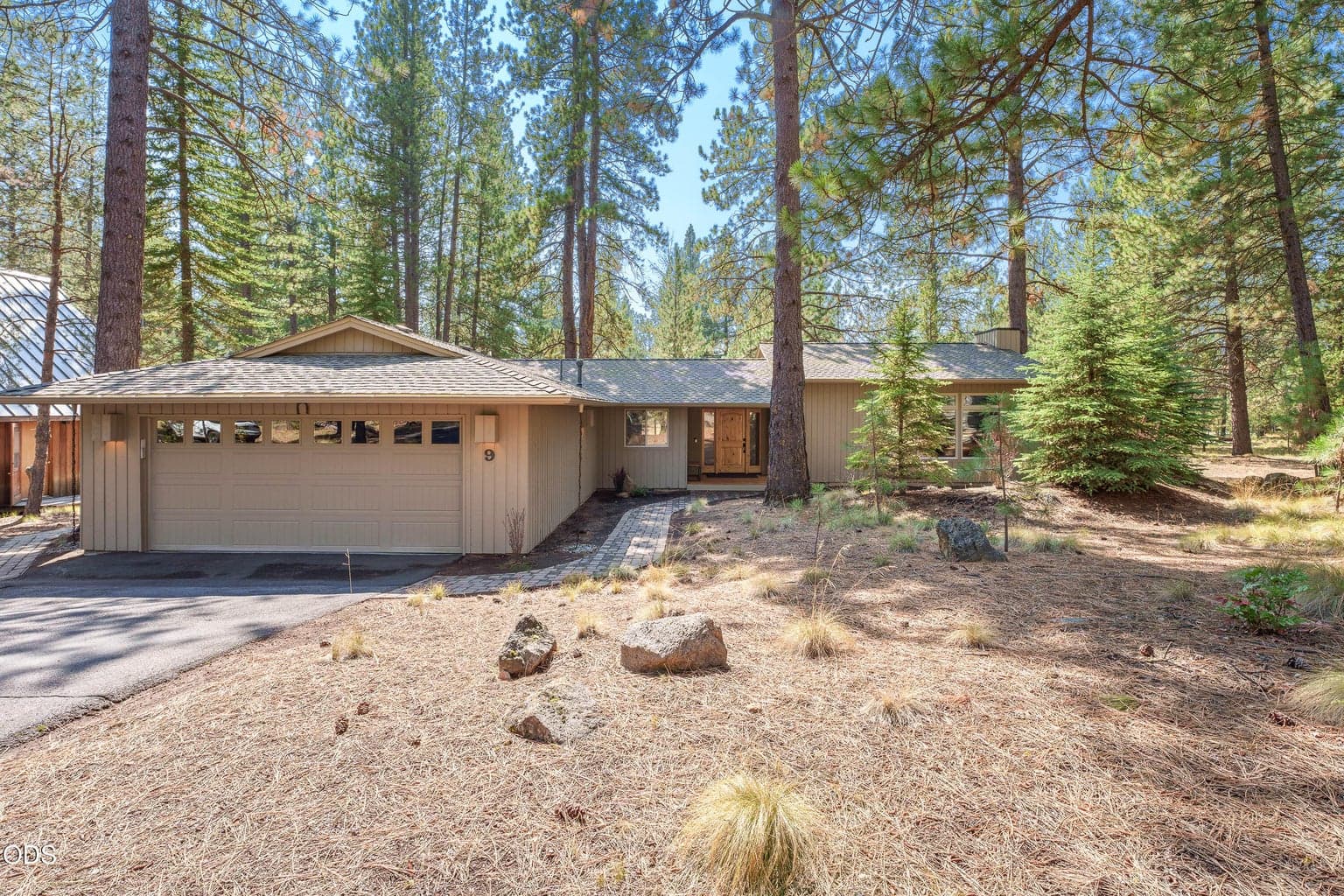 Photo of 17842 Mt Hood Lane 3 of 28