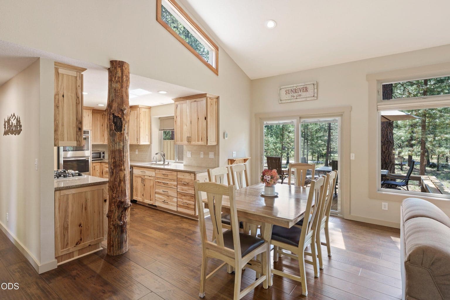 Photo of 17842 Mt Hood Lane 10 of 28