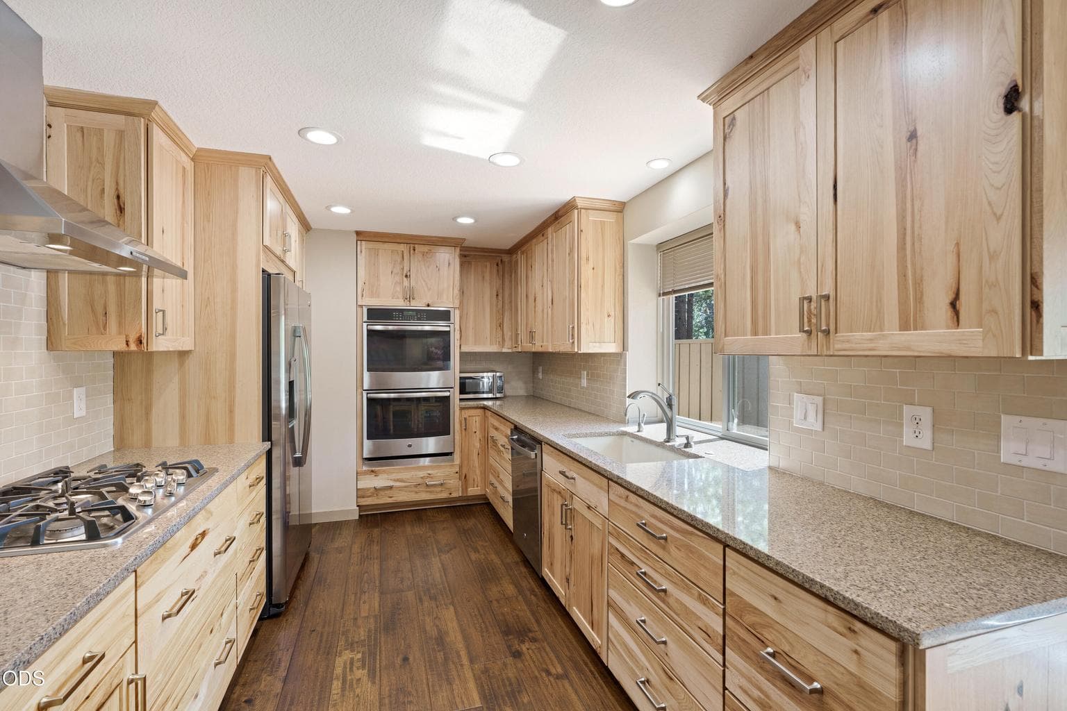 Photo of 17842 Mt Hood Lane 11 of 28