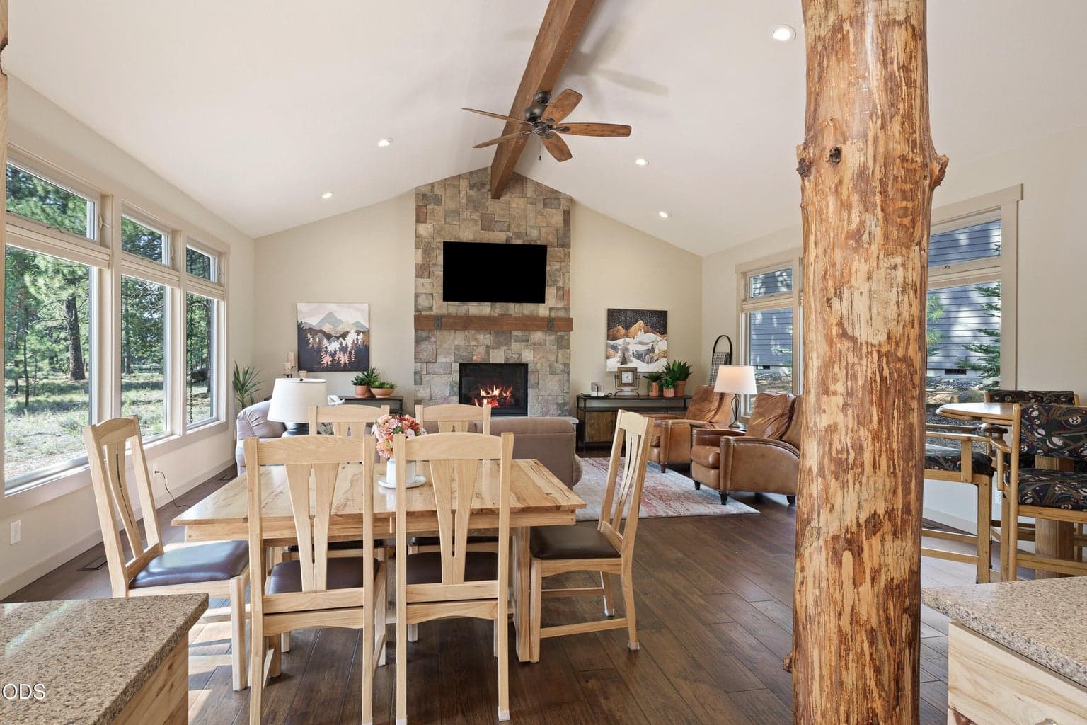 Photo of 17842 Mt Hood Lane 14 of 28