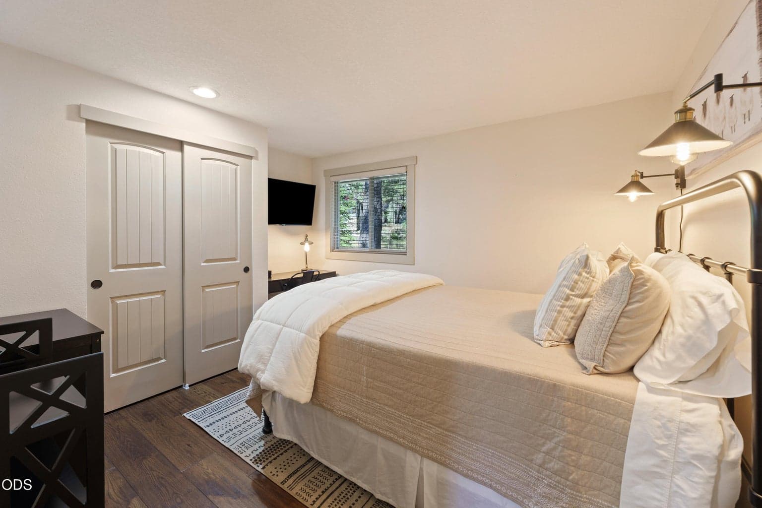 Photo of 17842 Mt Hood Lane 19 of 28
