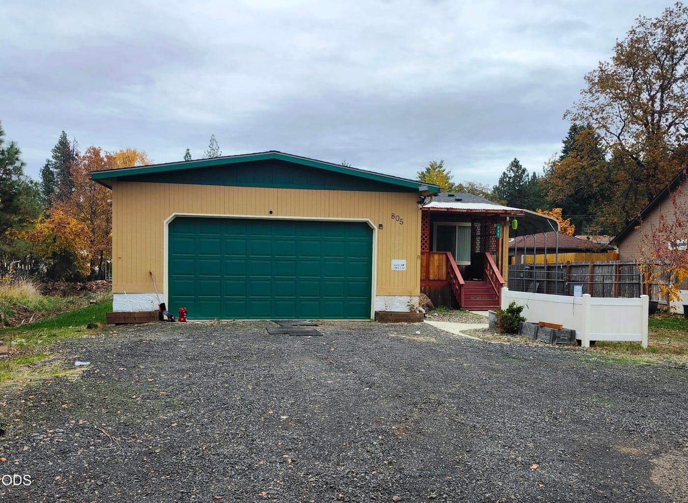 Photo of 805 Redwood Avenue 1 of 4
