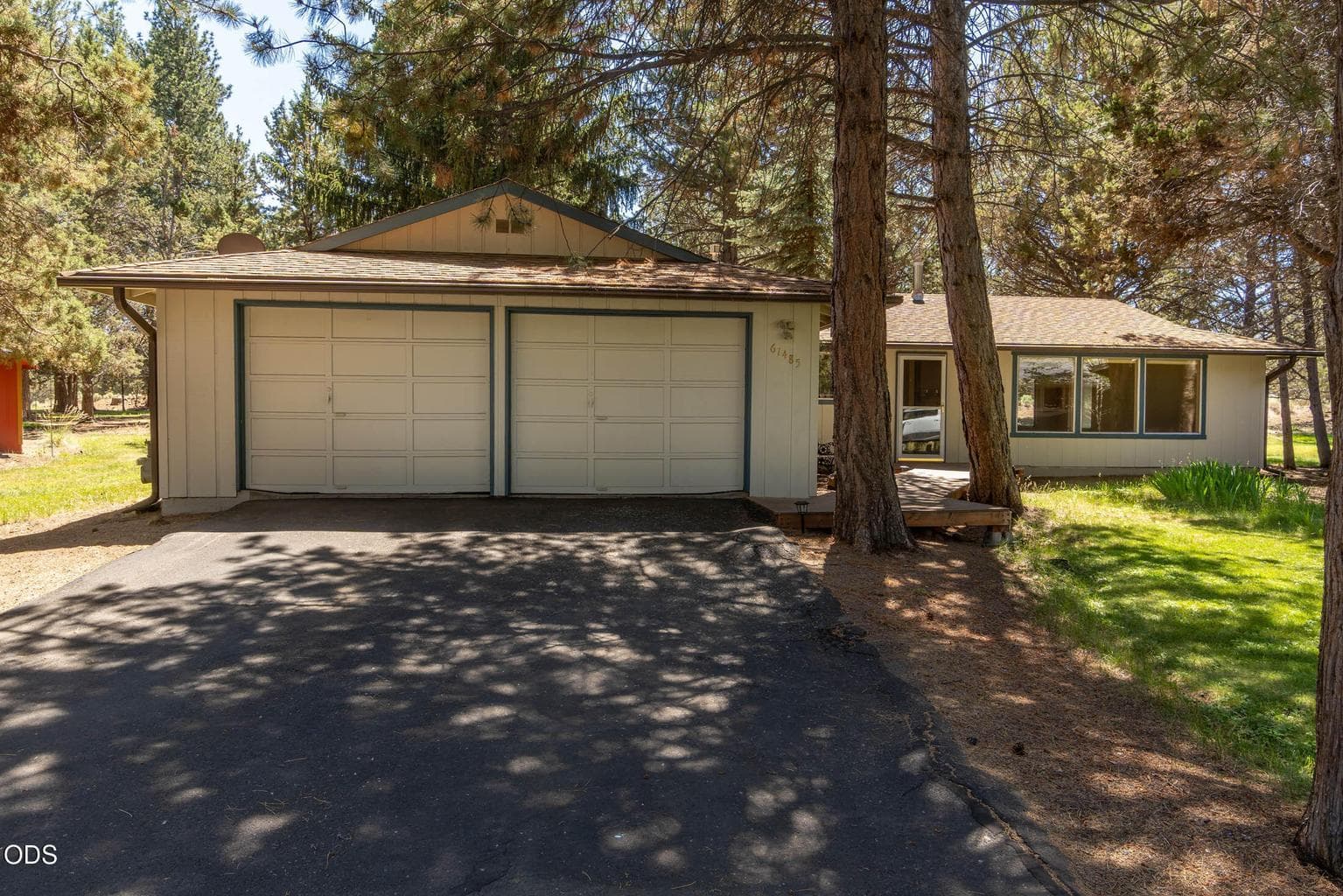 Photo of 61485 Maid Marian Court 2 of 30
