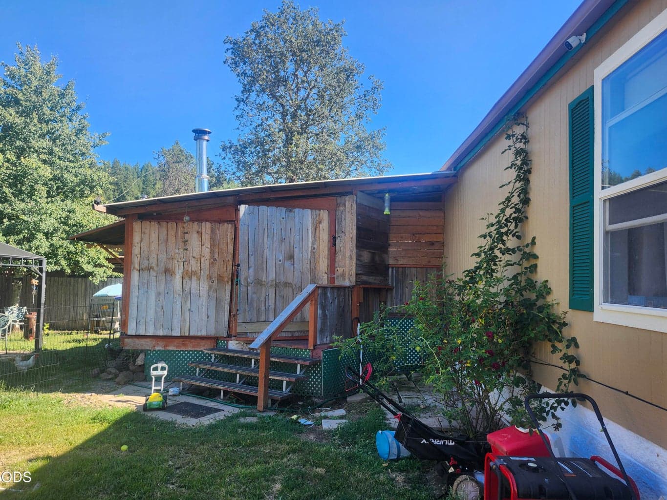 Photo of 805 Redwood Avenue 4 of 4