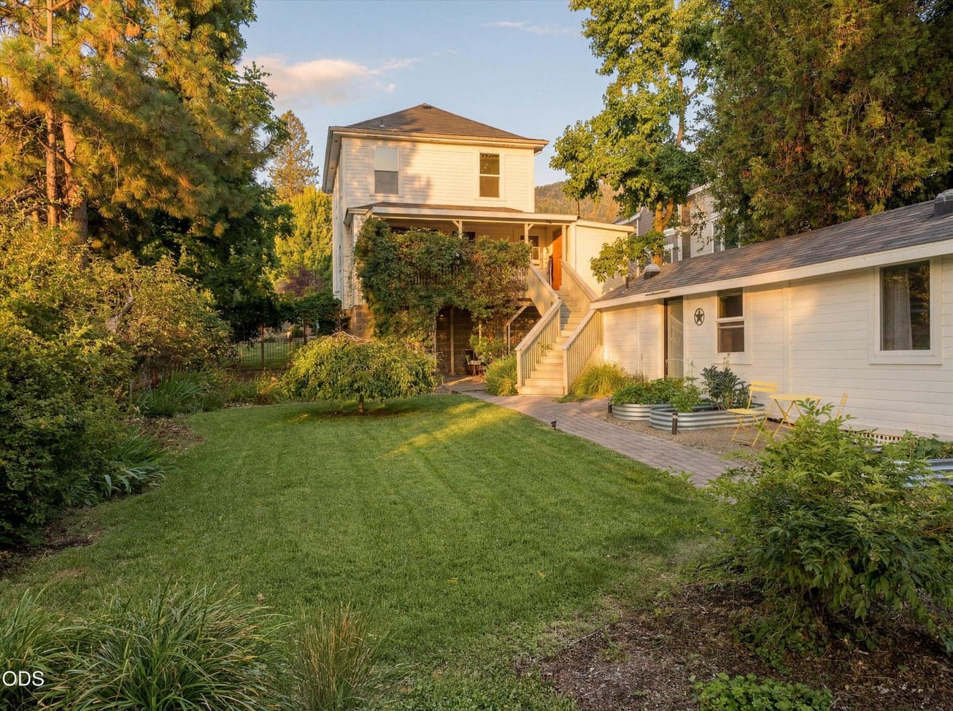 Photo of 541 Fairview Street 1 of 48