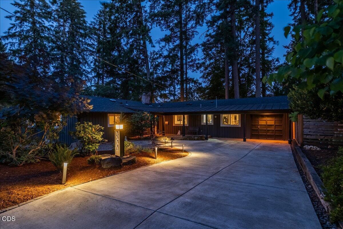 Photo of 3220 McKinley Drive 2 of 48