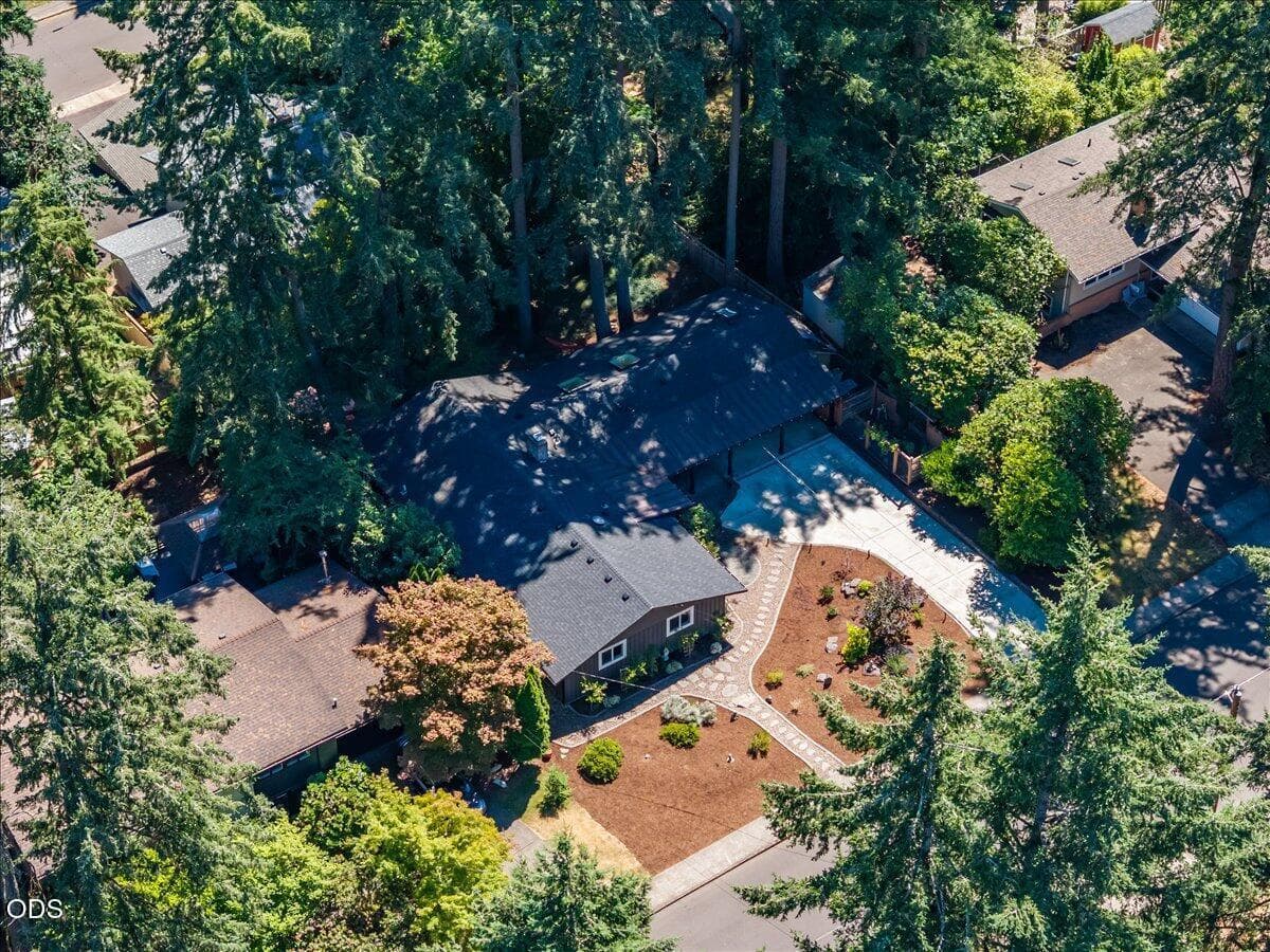 Photo of 3220 McKinley Drive 3 of 48