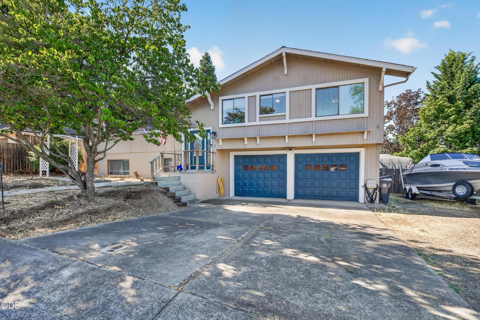 Photo of 2570 Samoan Way 1 of 33