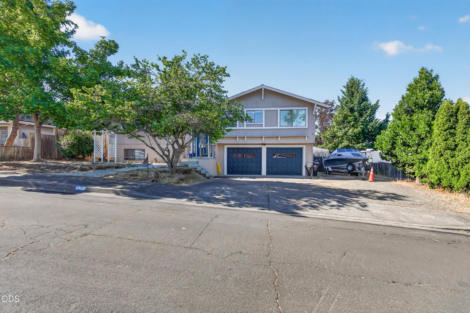 Photo of 2570 Samoan Way 4 of 33