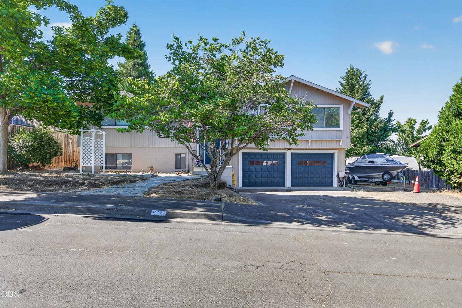 Photo of 2570 Samoan Way 5 of 33
