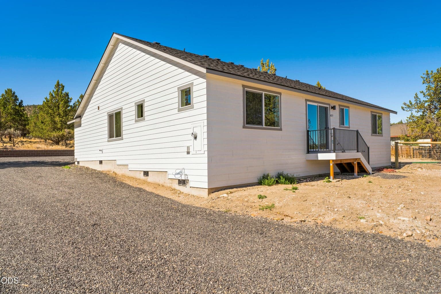Photo of 6075 Elliott Street 3 of 61