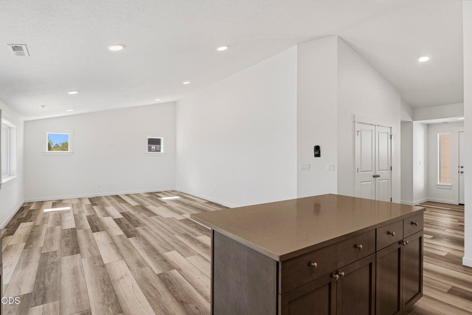 Photo of 6075 NW Elliott Street 15 of 63