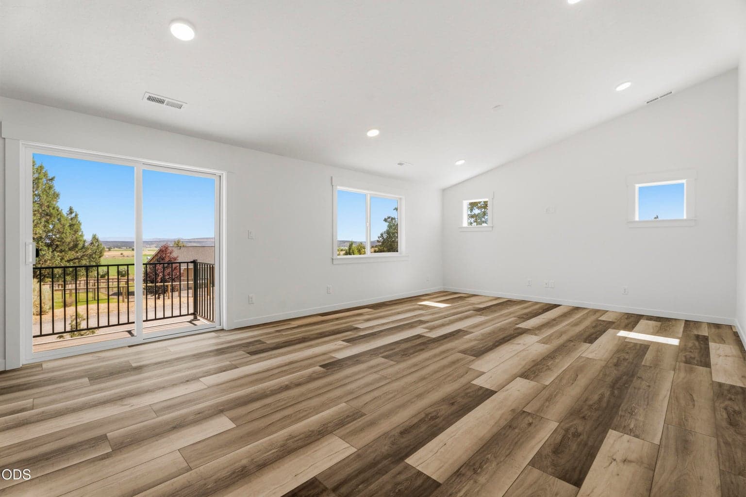 Photo of 6075 NW Elliott Street 14 of 63