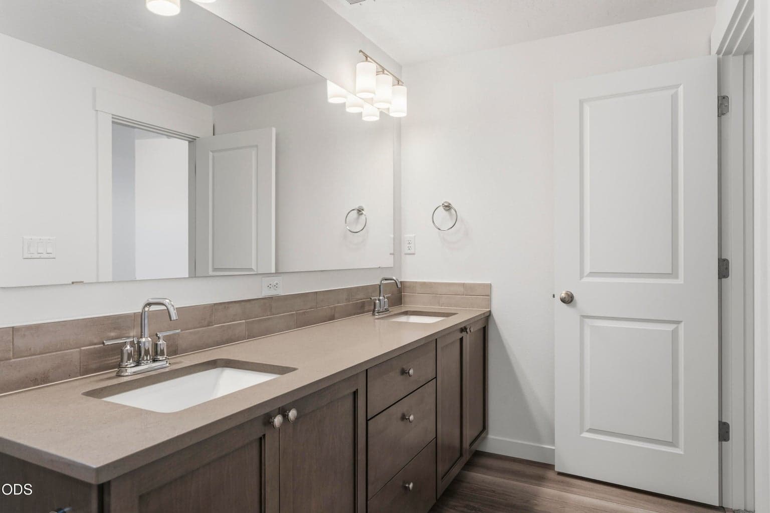 Photo of 6075 NW Elliott Street 27 of 63