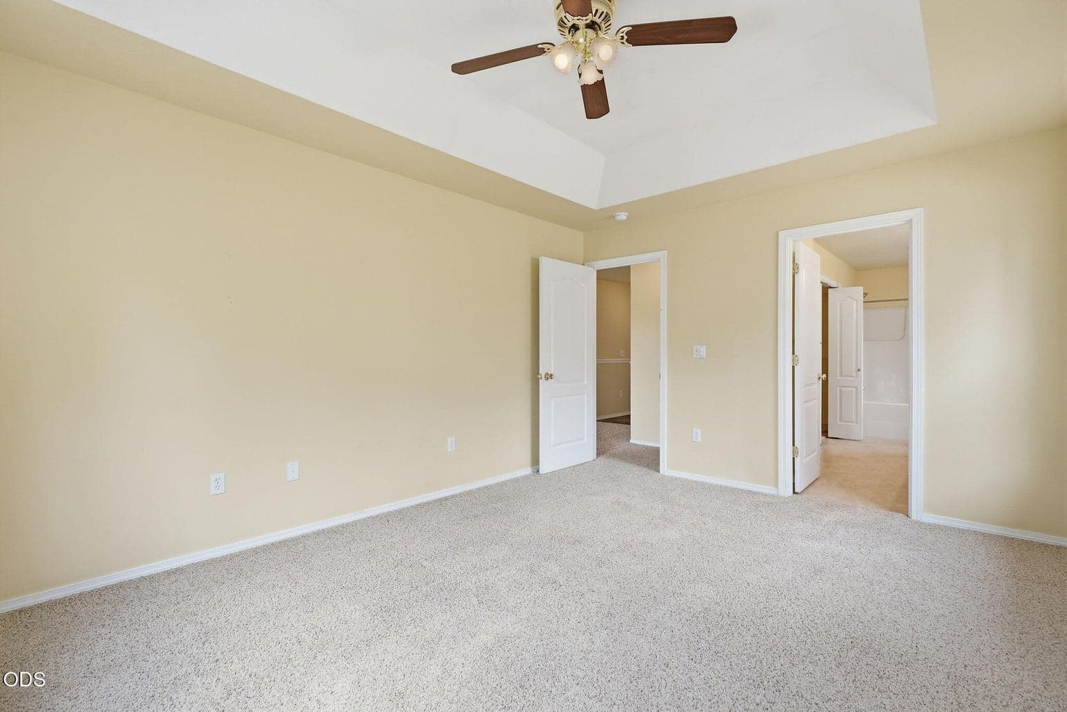 Photo of 592 NE Redwood Avenue 10 of 28