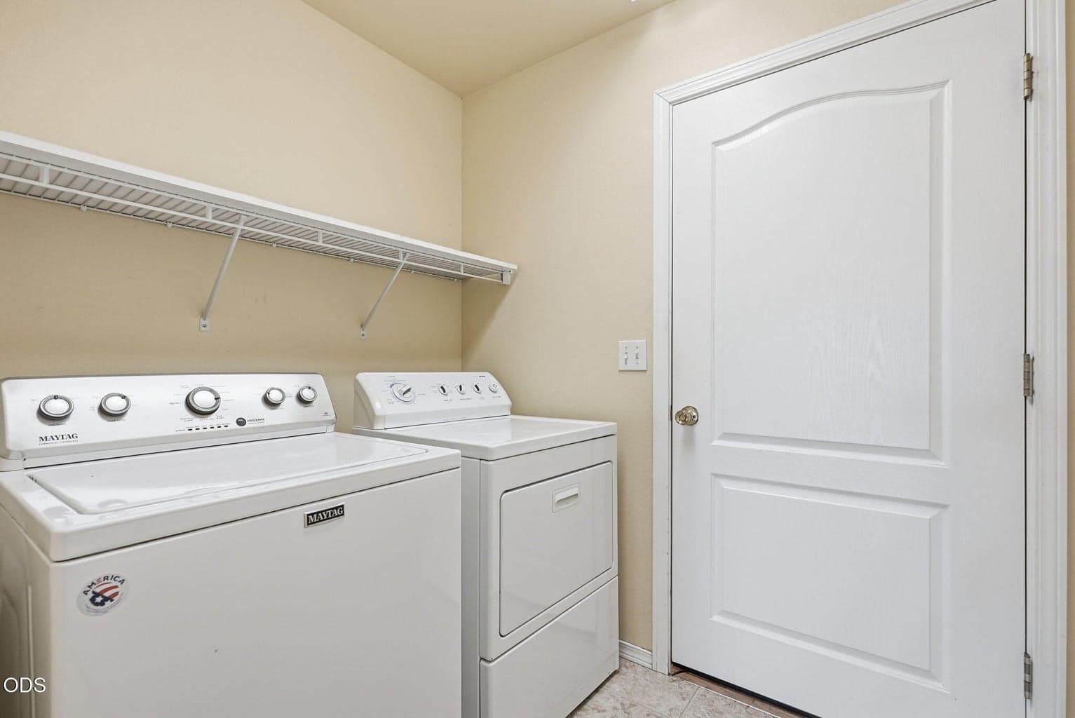 Photo of 592 NE Redwood Avenue 16 of 28