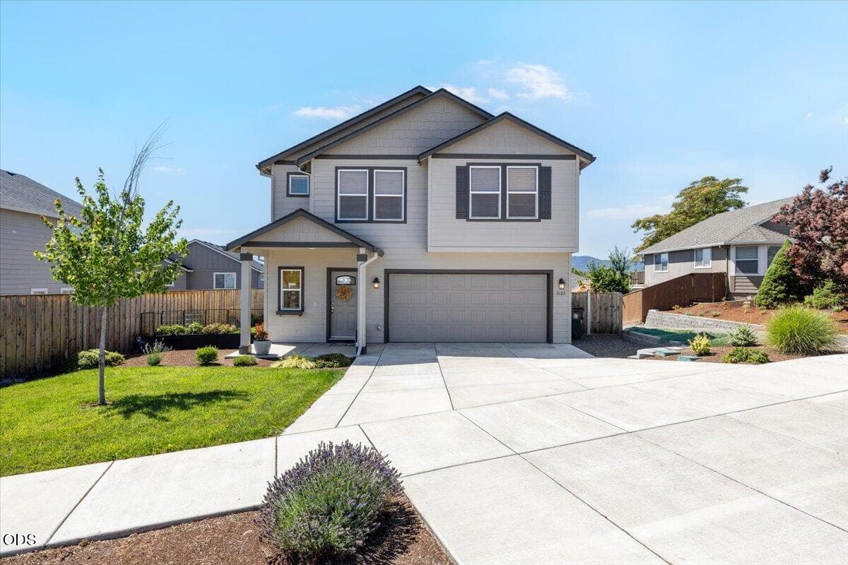 Photo of 1626 Dragon Tail Place 1 of 32