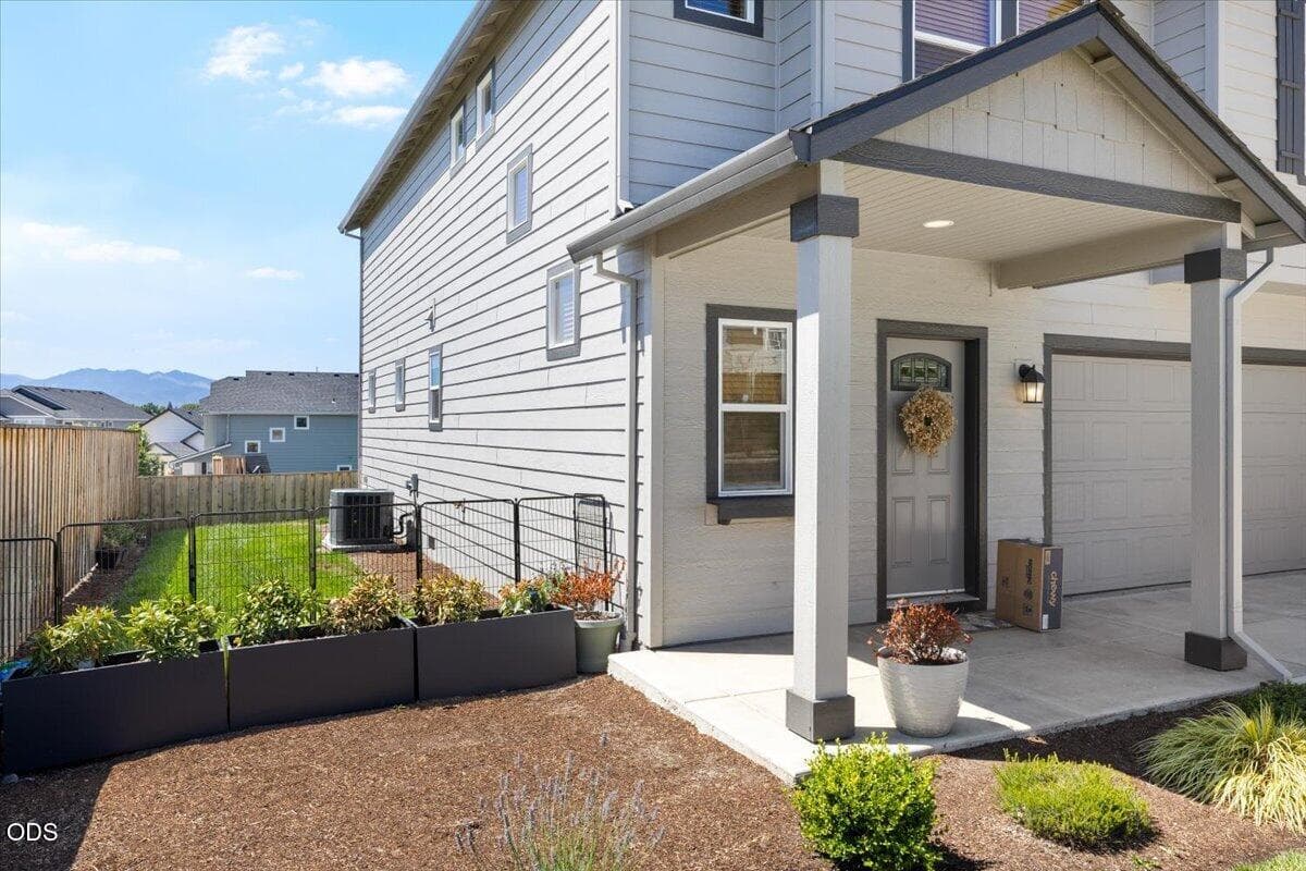 Photo of 1626 Dragon Tail Place 3 of 32