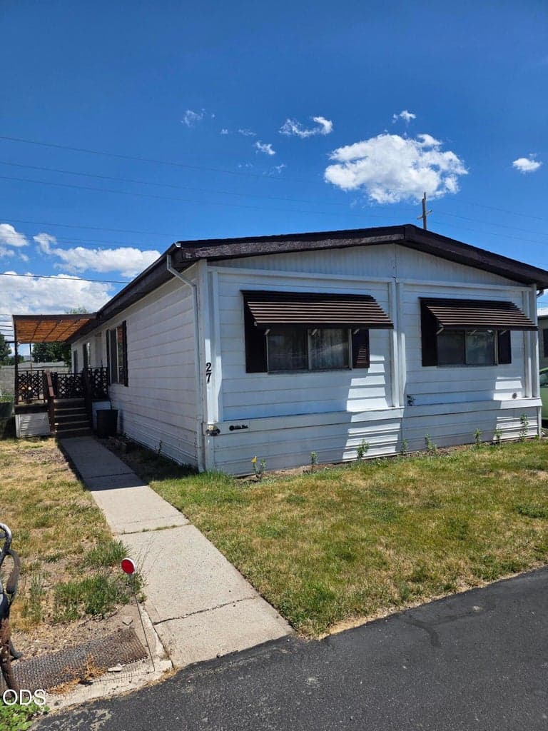 Photo of 3500 Summers Lane 1 of 19