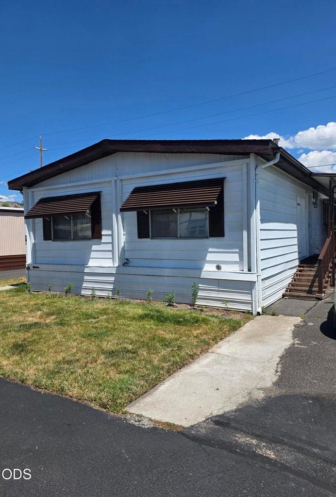Photo of 3500 Summers Lane 2 of 19