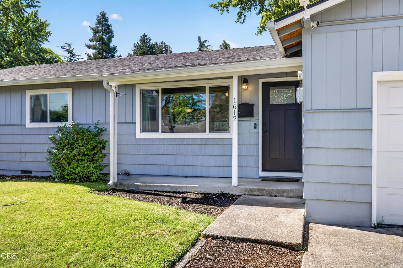 Photo of 1612 Johnson Street 3 of 27