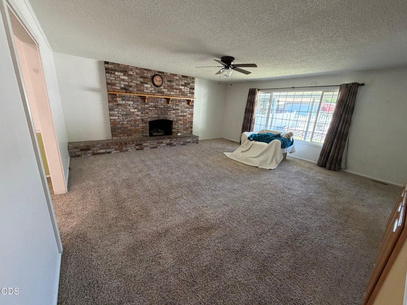 Photo of 6224 Winema Way 3 of 18
