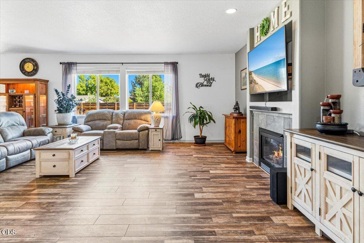 Photo of 1615 SW Sarasoda Court 6 of 47