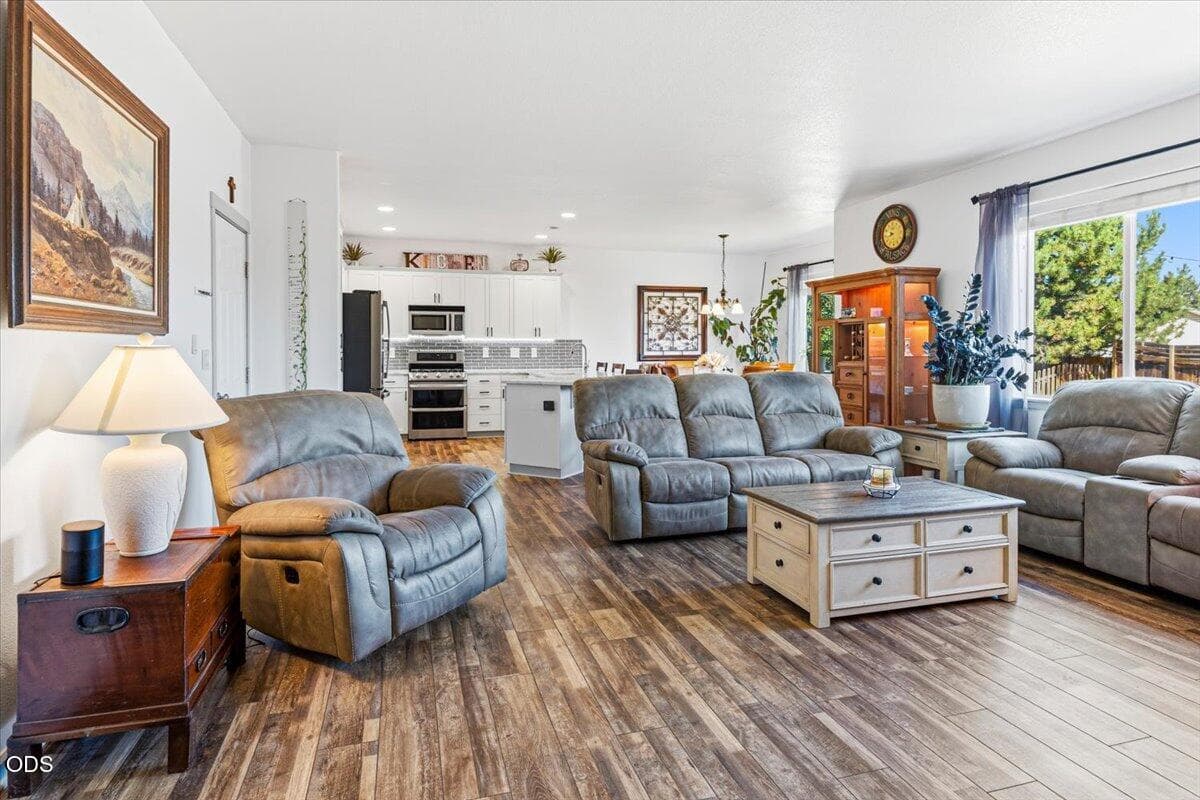 Photo of 1615 SW Sarasoda Court 10 of 47