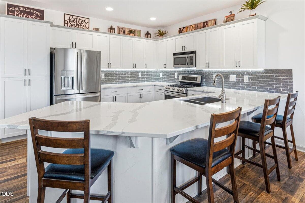 Photo of 1615 SW Sarasoda Court 13 of 47