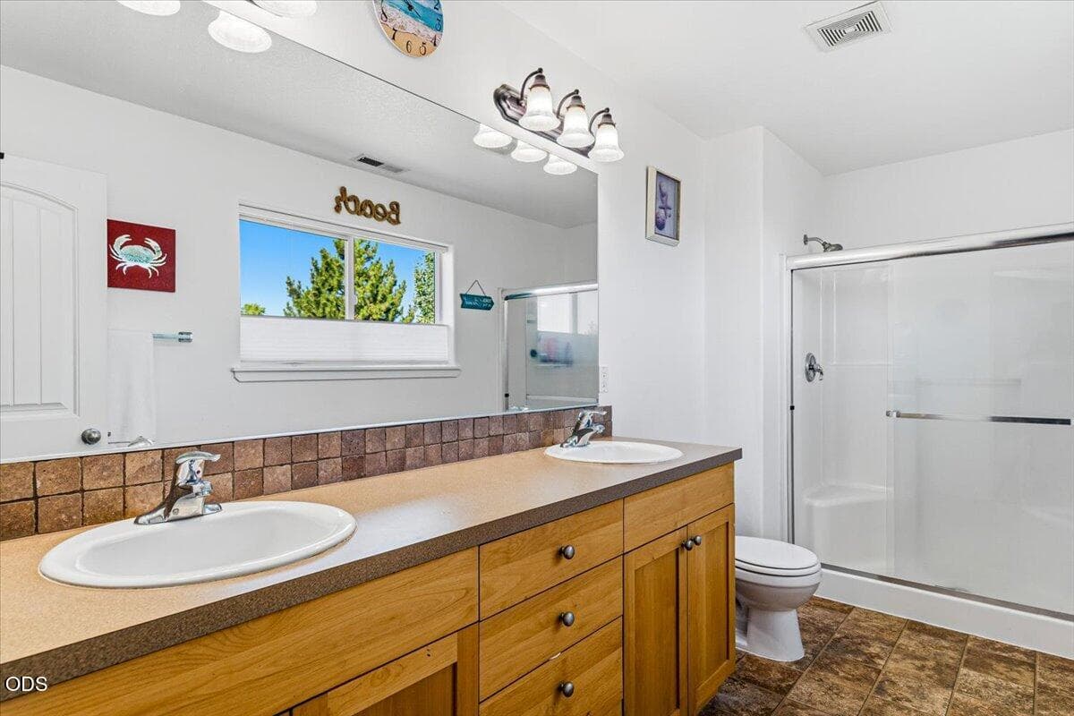 Photo of 1615 SW Sarasoda Court 22 of 47