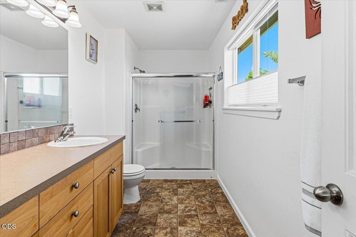 Photo of 1615 SW Sarasoda Court 23 of 47