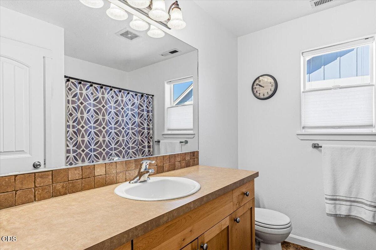 Photo of 1615 SW Sarasoda Court 27 of 47