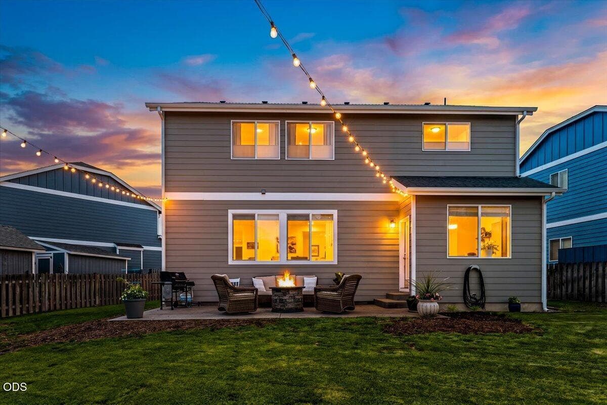 Photo of 1615 SW Sarasoda Court 32 of 47