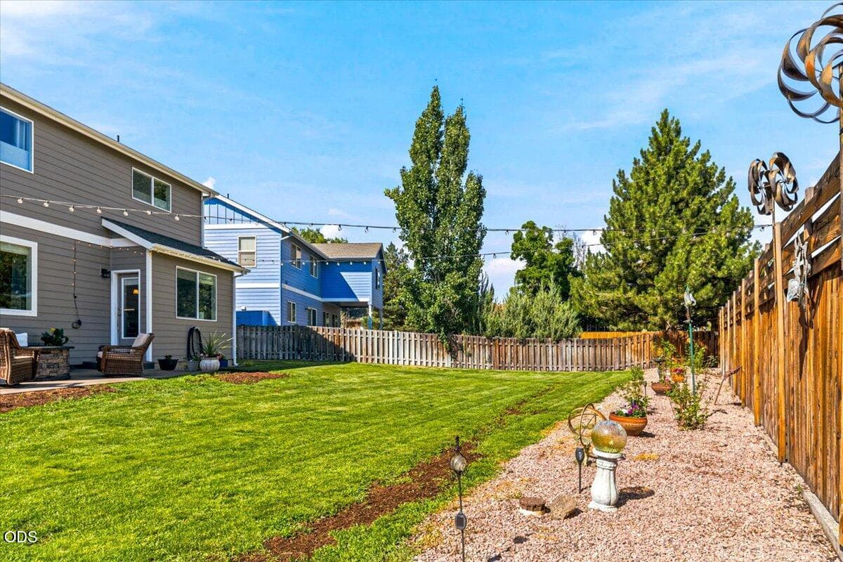 Photo of 1615 SW Sarasoda Court 34 of 47